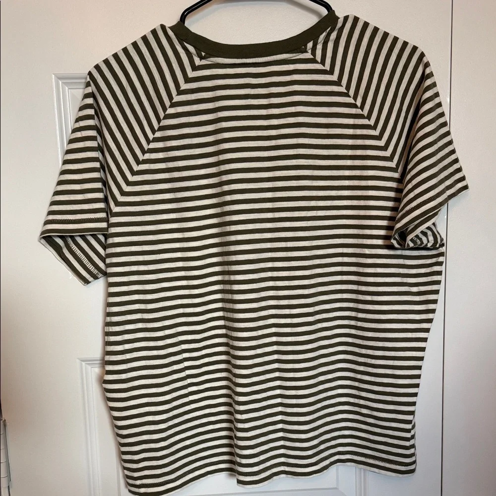 NWT Levi's Olive and White Striped T-Shirt XXL - Picture 6 of 7